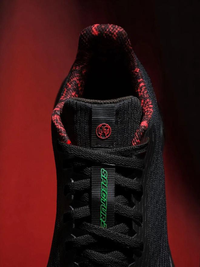 项攀登入围2025年金冰镐奖 犀牛说pg电子网站长假多地徒步遇险；中国四(图4)