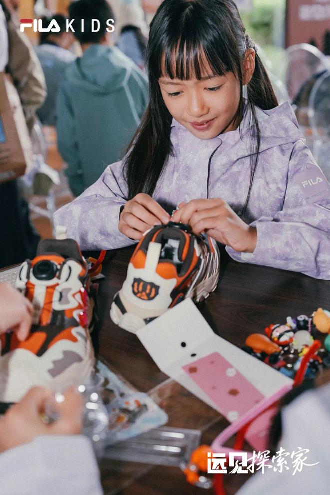 项攀登入围2025年金冰镐奖 犀牛说pg电子网站长假多地徒步遇险；中国四(图7)