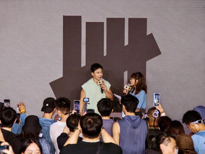 项攀登入围2025年金冰镐奖 犀牛说pg电子网站长假多地徒步遇险；中国四(图8)