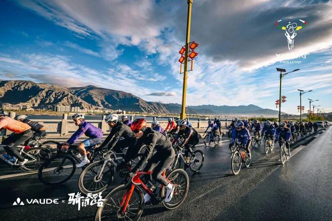 项攀登入围2025年金冰镐奖 犀牛说pg电子网站长假多地徒步遇险；中国四(图12)